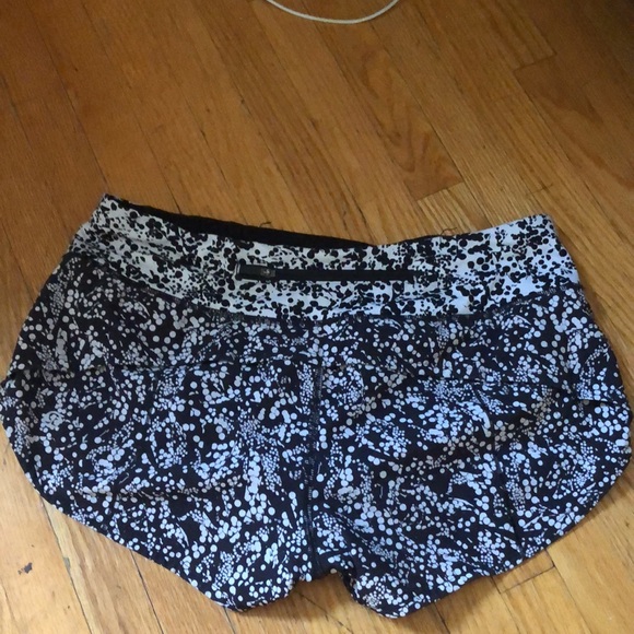 Lululemon Speed Up is Short size 6 - Picture 2 of 5